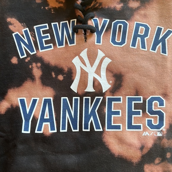 MLB New York Yankees 🔥 Baseball Bleached Tie Die Sweatshirt With Logo Sz M - Picture 6 of 8